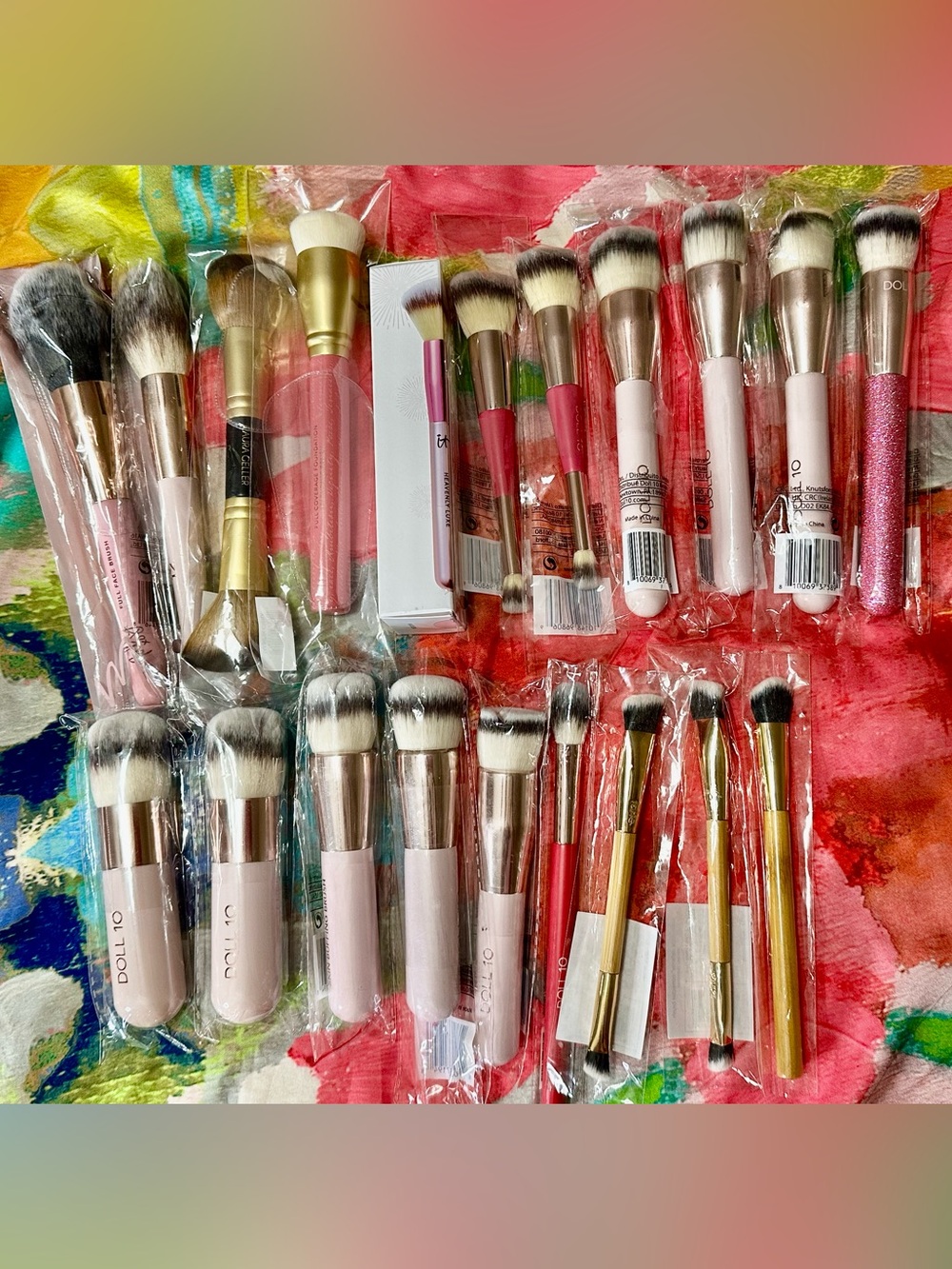 Bundle of 20 Doll 10, Mally, IT Cosmetics, Laura Gellar, & Tarte Makeup Brushes